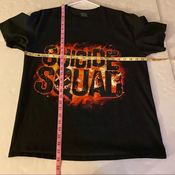 Suicide Squad Tee Size Large Graphic Print Unisex T-shirt Black Flames Crewneck - Picture 3 of 6